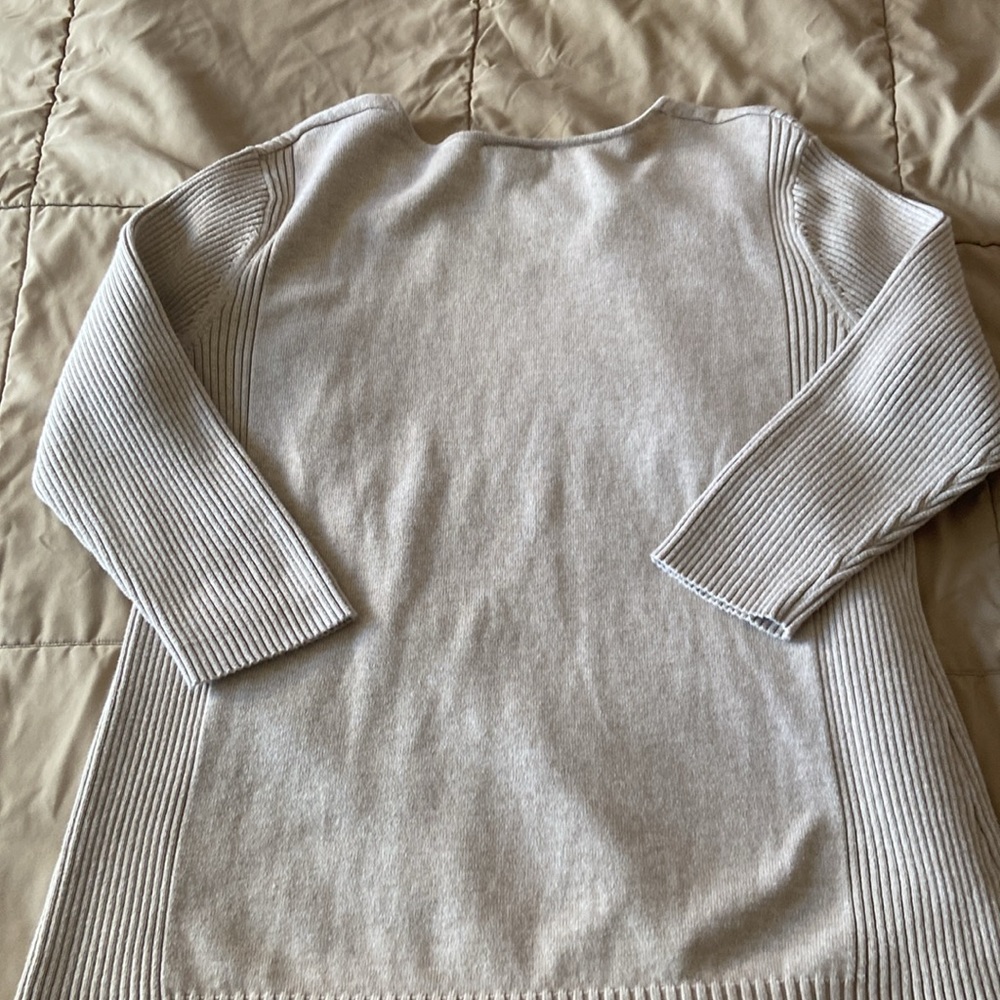 Lightweight Sweater - Picture 4 of 4